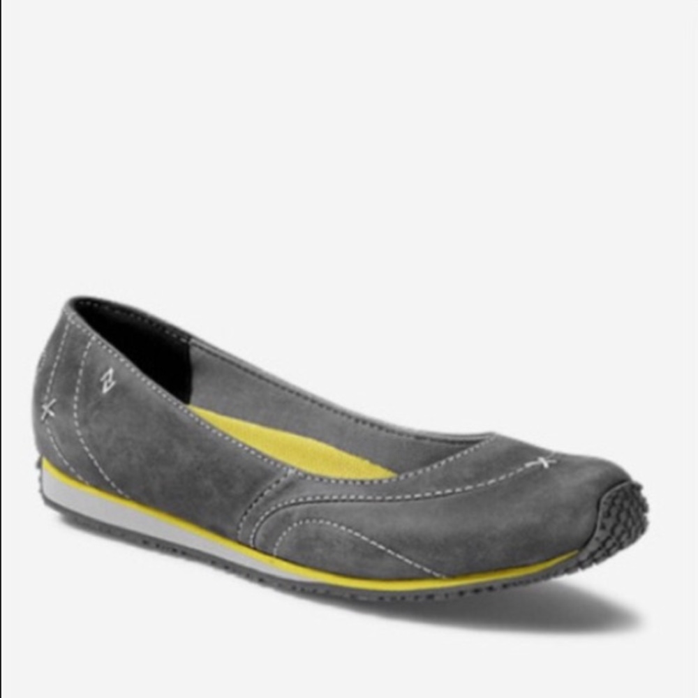 3/$30! Eddie Bauer Stine Gray Suede Flats
